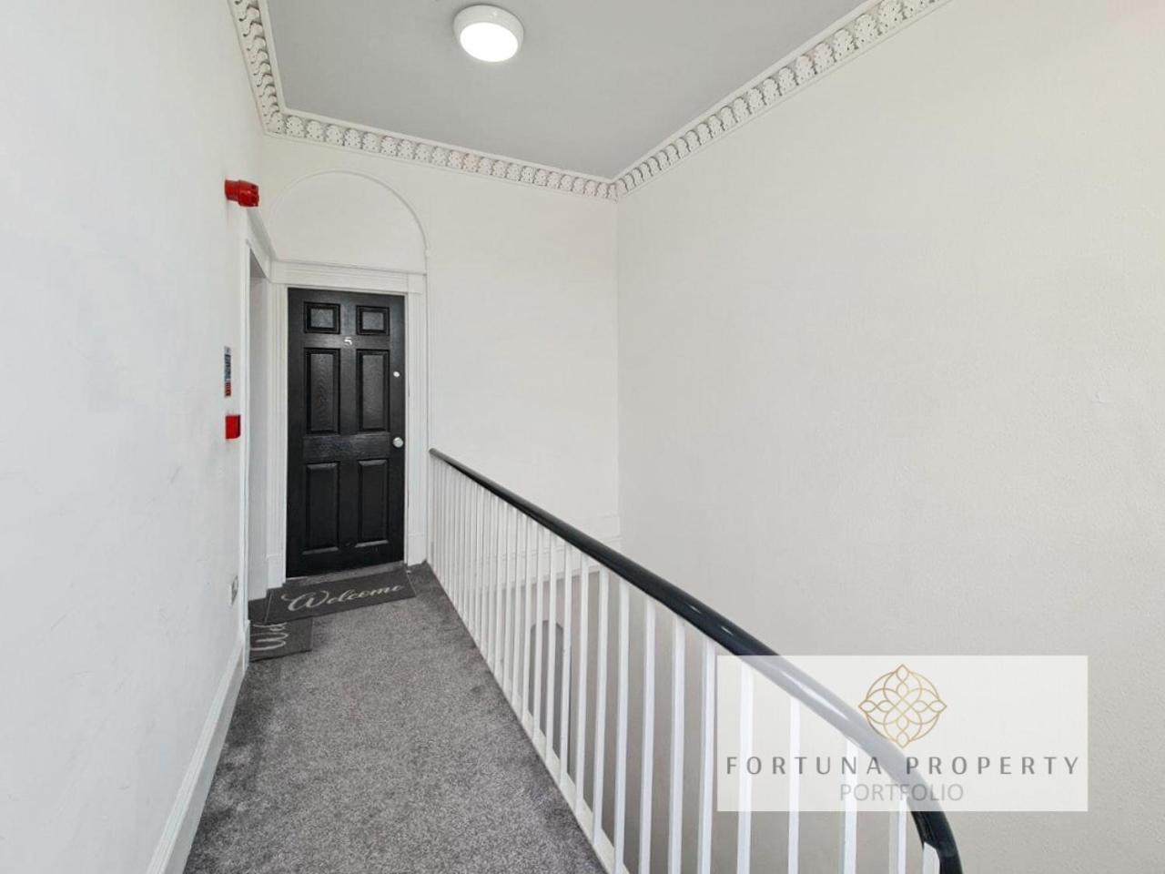 Margaret'S Loft By Fortuna Property Cheltenham Extérieur photo